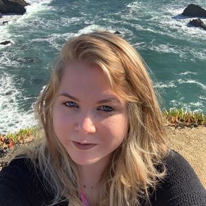 Meet your Posher, Leeann